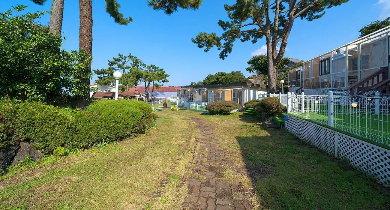 Aewol Meong'S Pension Resort Jeju 0*,